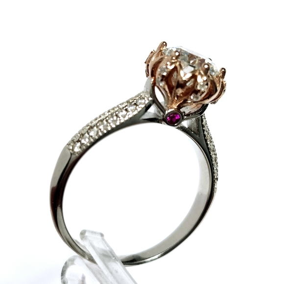 1.00 ct Engagement Moissanite Ring - Picture 5 of 17